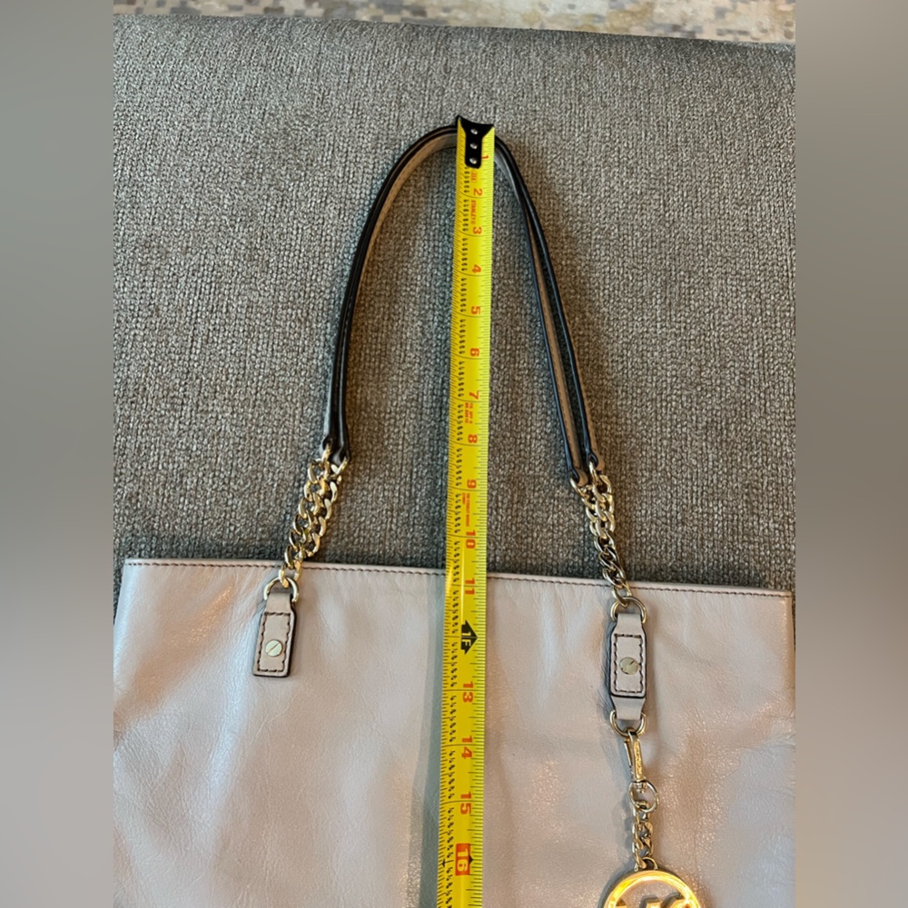 Michael Kors Leather Bag w/ gold accents - Picture 8 of 16